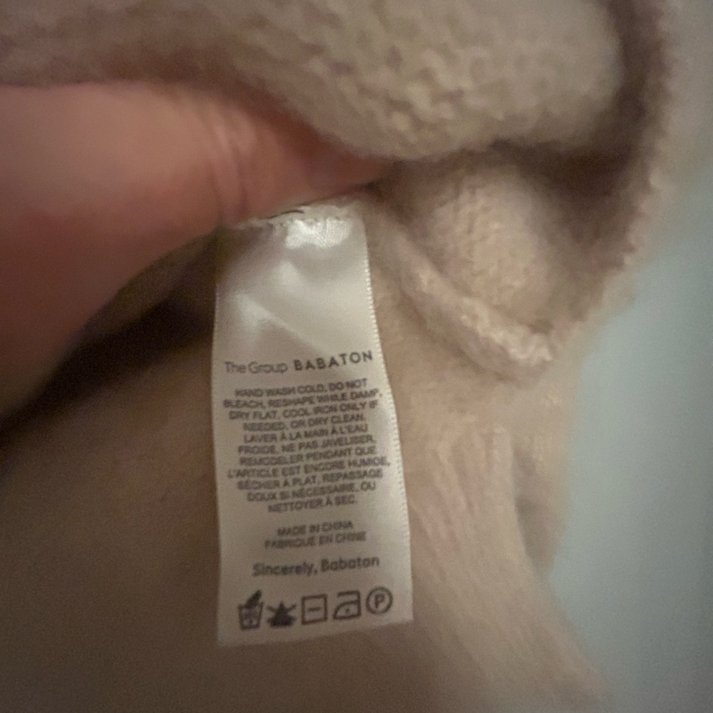 Aritzia The Group 100% cashmere Hooded Sweater- size small - Picture 6 of 6